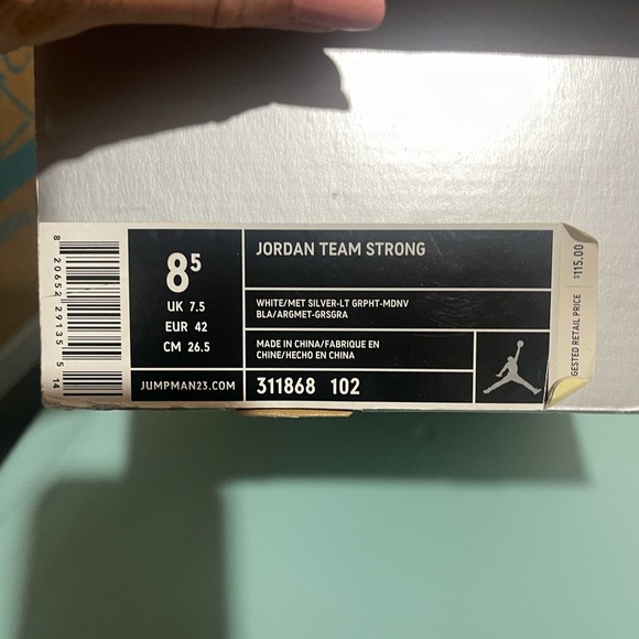 Nike Jordan Team Strong athletic shoes - Picture 6 of 8